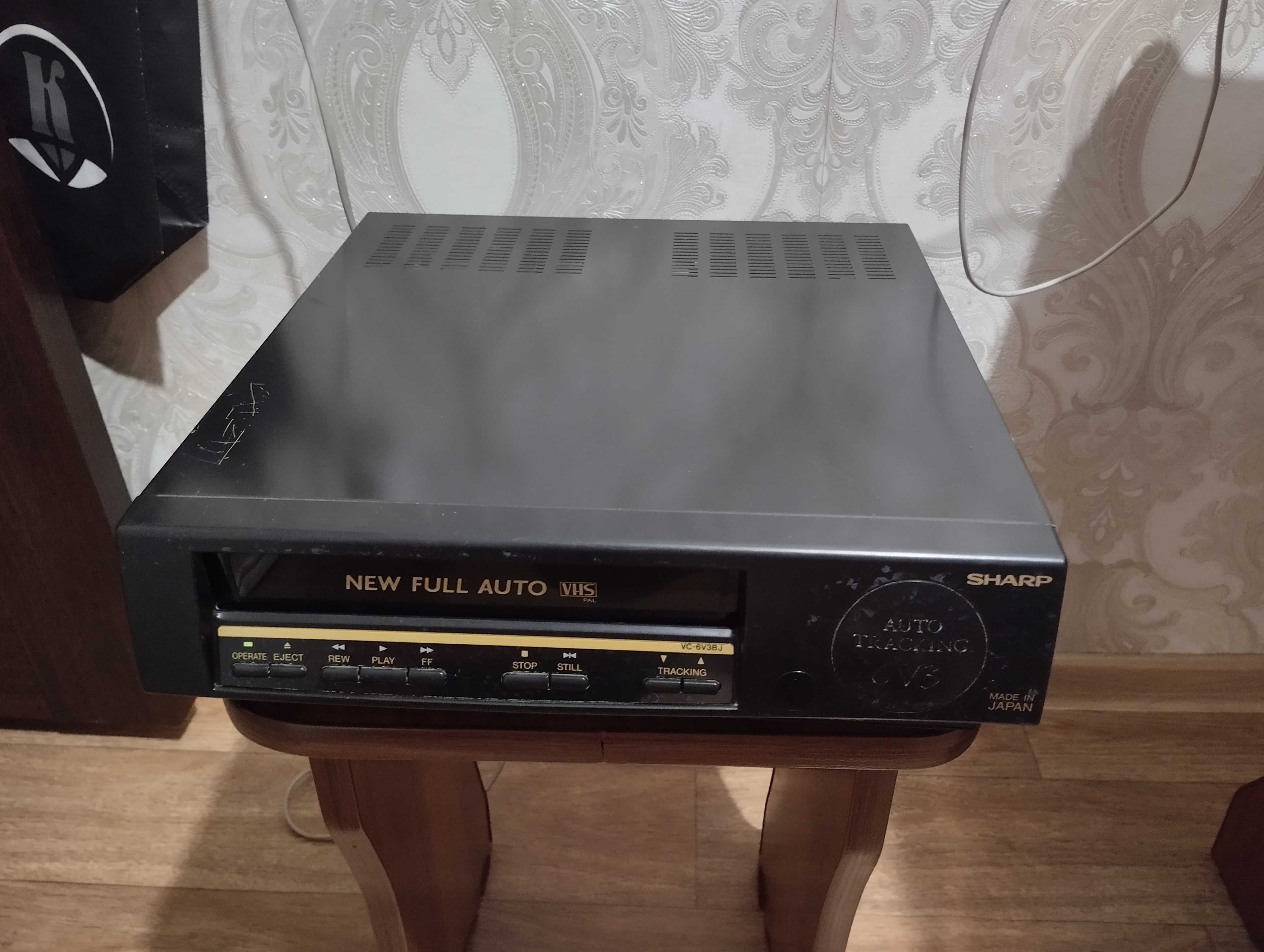Видеомагнитофон VHS SHARP VC-6V3BJ. Япония. 80-е