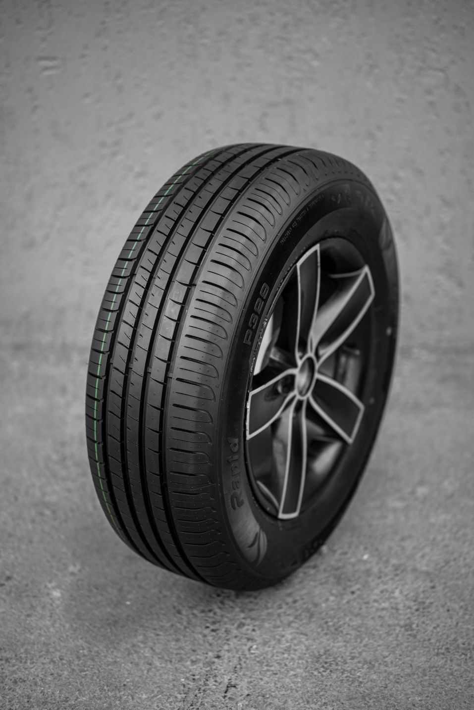 RAPID 215/65R15 P329 96H