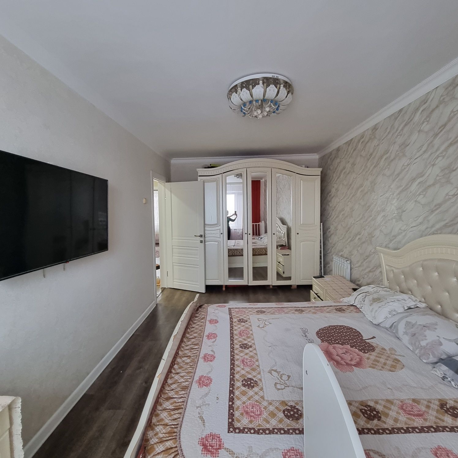 Продам 4х комнатную квартиру