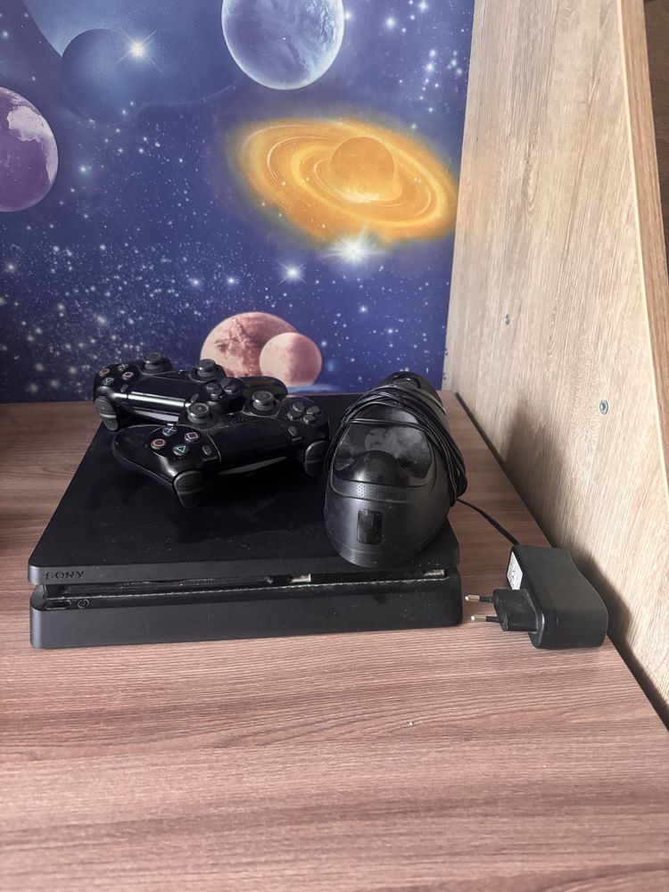 Продаю Sony Playstation 4 slim