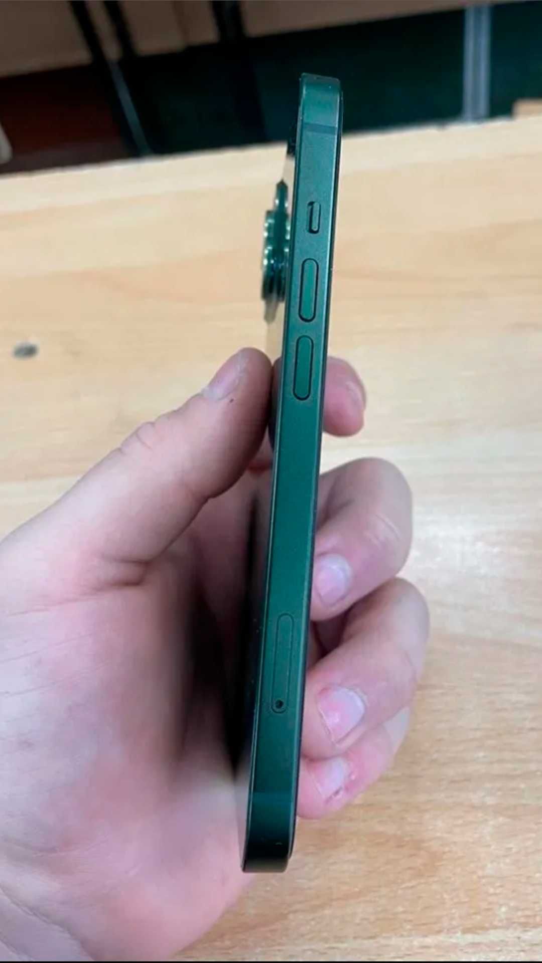 iPhone 13, 128 ГБ (не ремонтированный) 94% аккум!!!