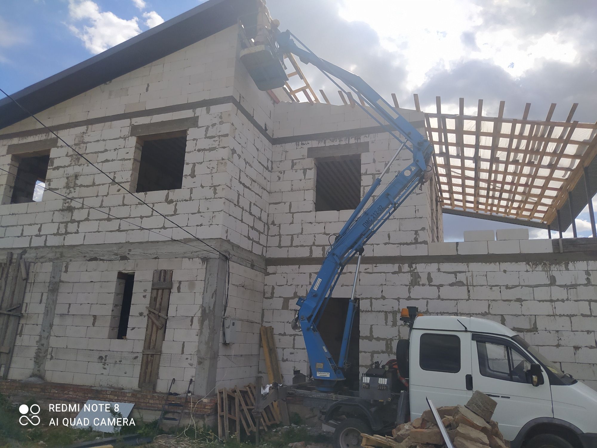 Продам АВТОВЫШКА на базе Газель очень удобная эконамичная.