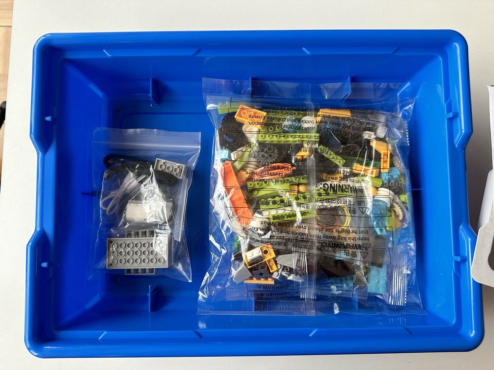 Базовый набор WeDo 2.0 SmartHub с аккумулятором