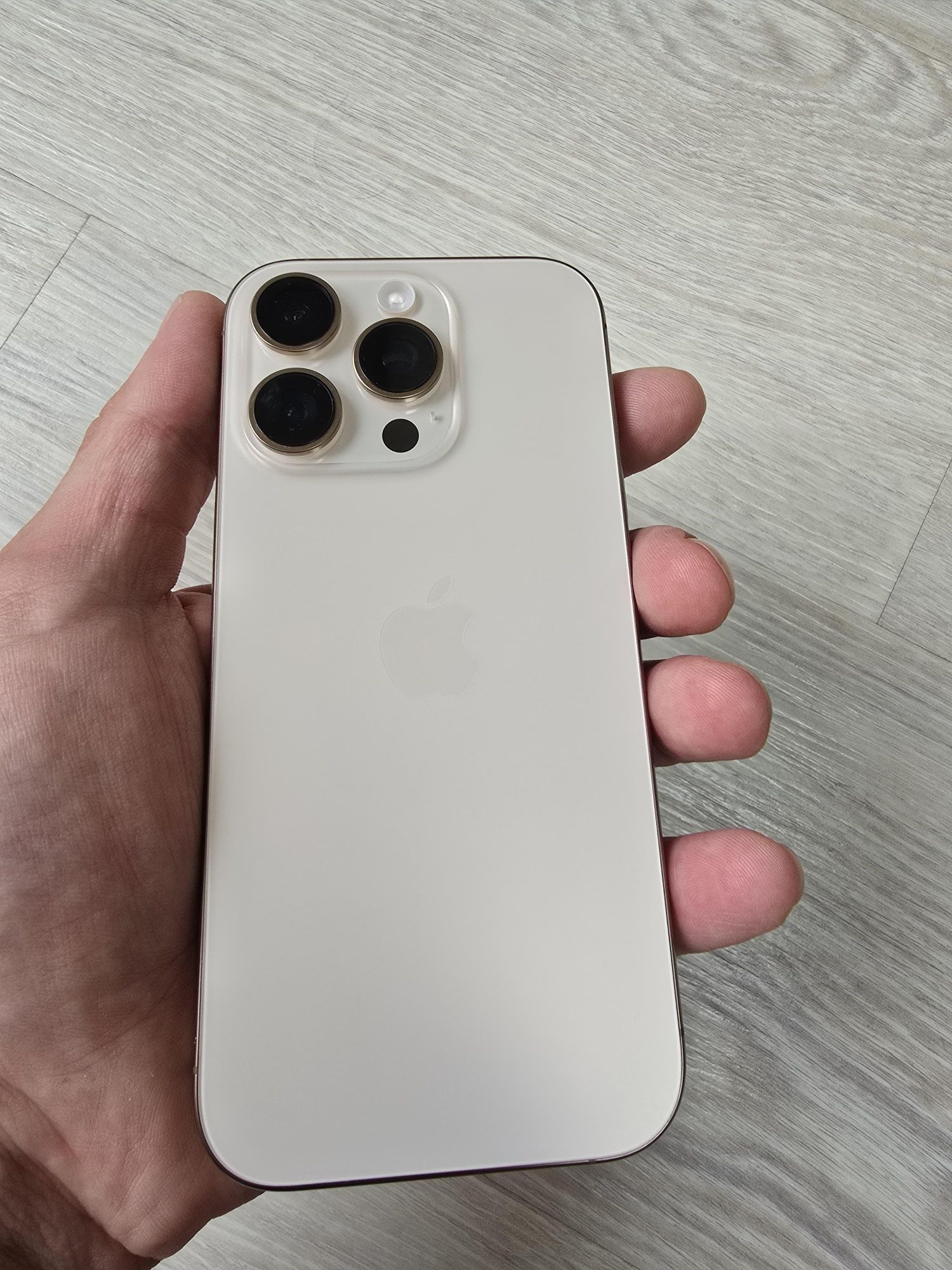 Iphone 16 Pro 256Gb Desert Titanium