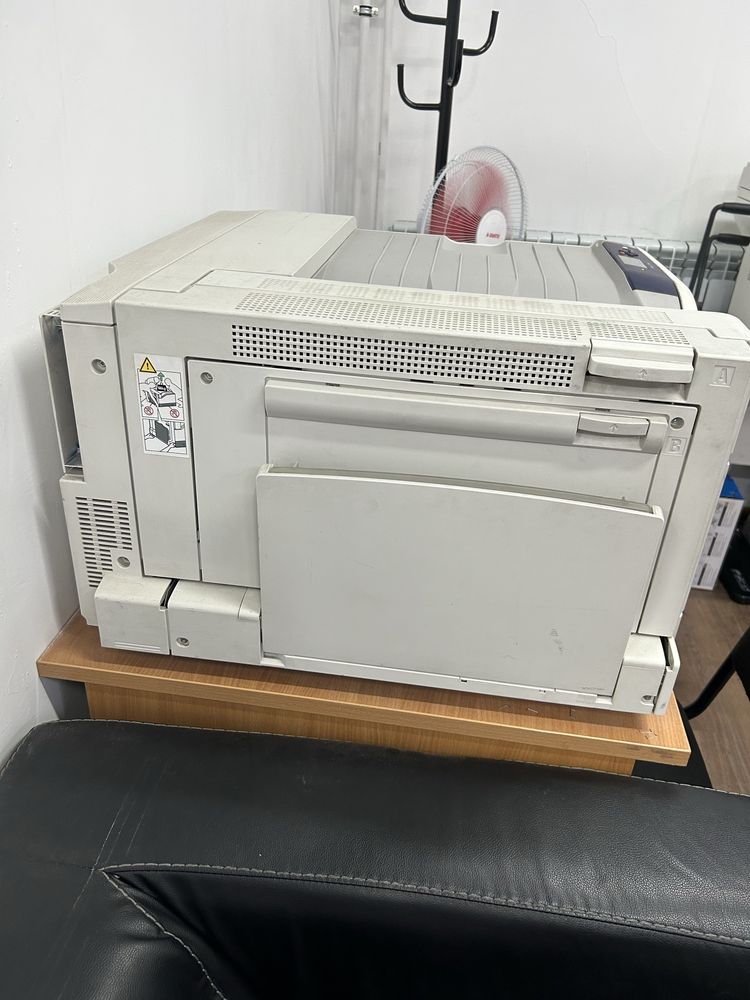 Продам цветной принтер Xerox Phaser 7500