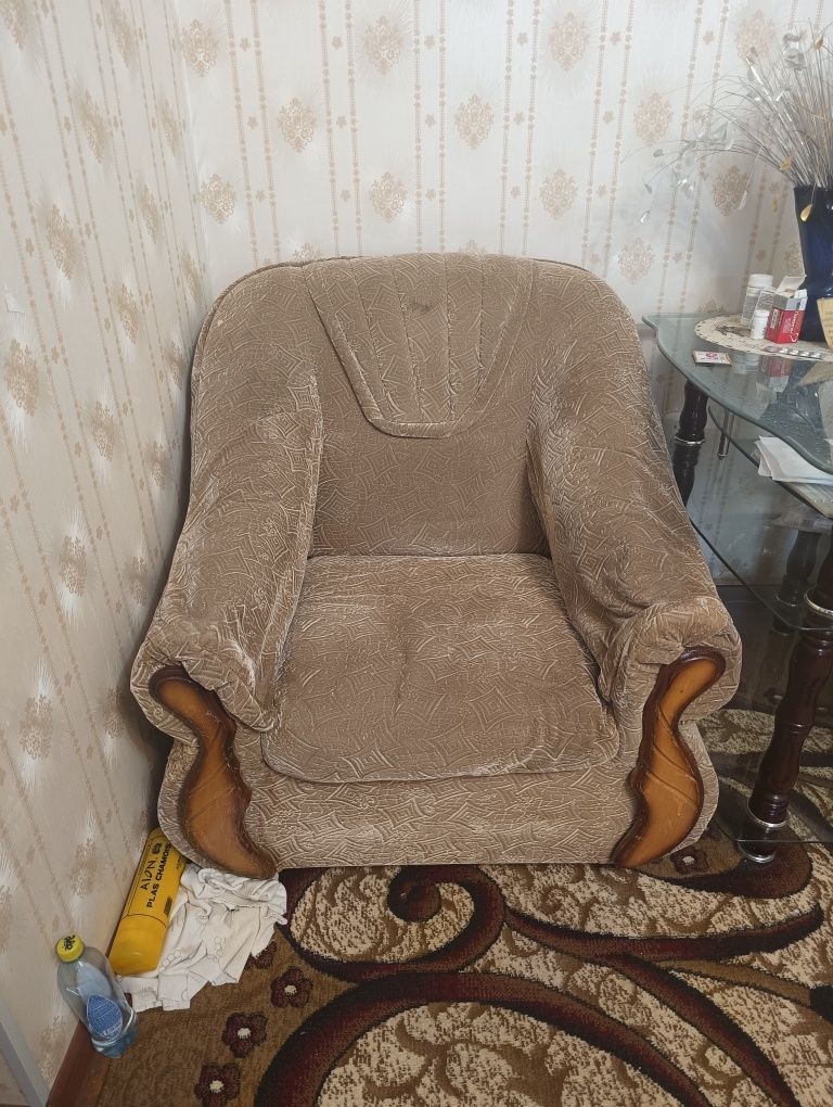 Отдам бесплатно два кресла