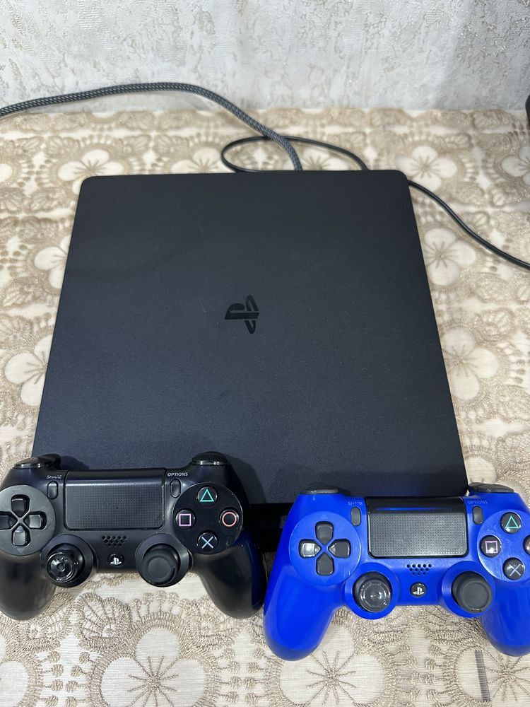Продам PS4 SLIM 512гб (2джойстик) в хорошом состоянии , Обмен нету