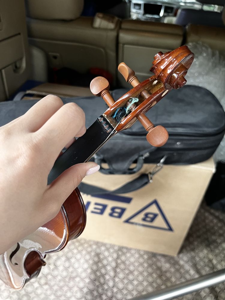Продам детскую скрипку