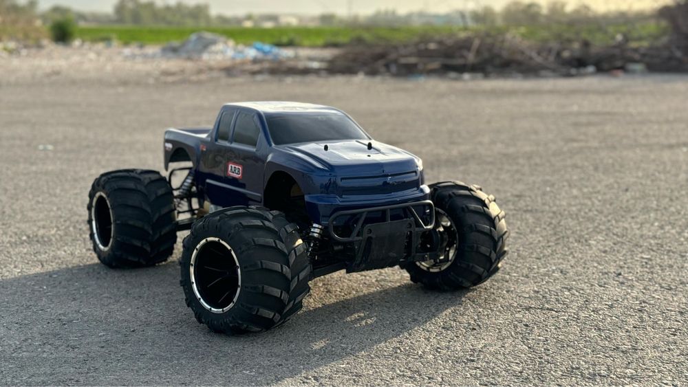 Радиоуправляемая машинка 1/5 масштаб на бензине RC