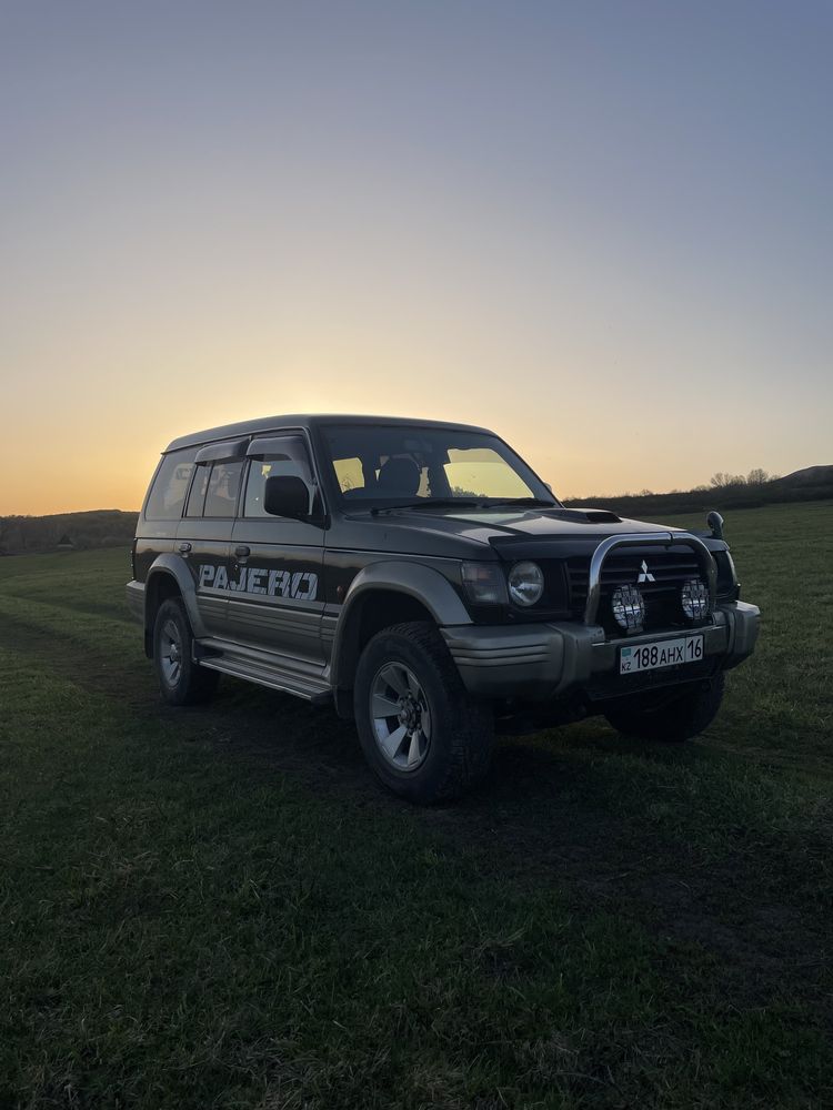 Mitsubishi Pajero 2