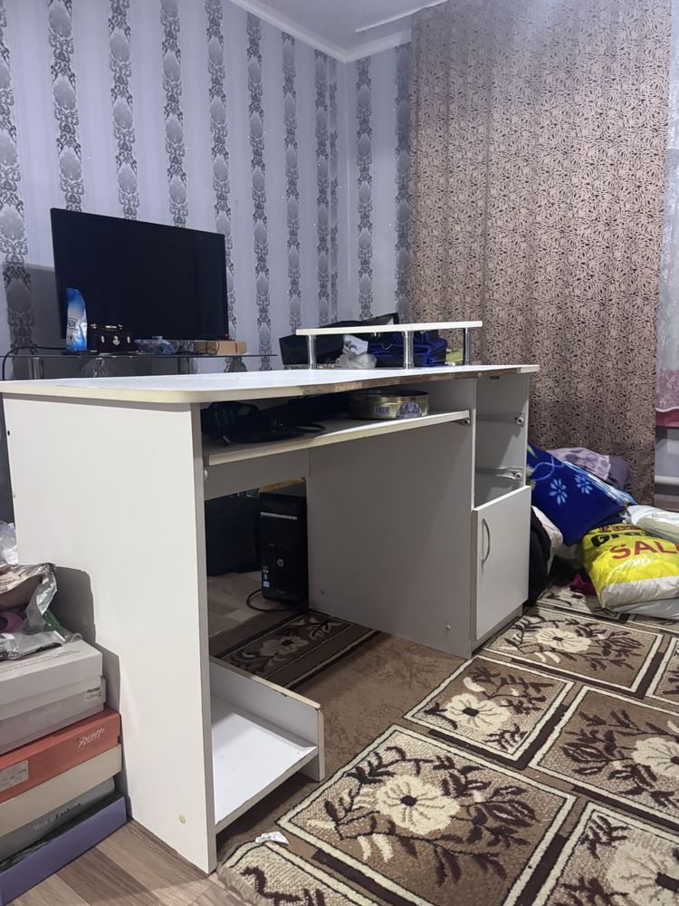 Компьютерный стол