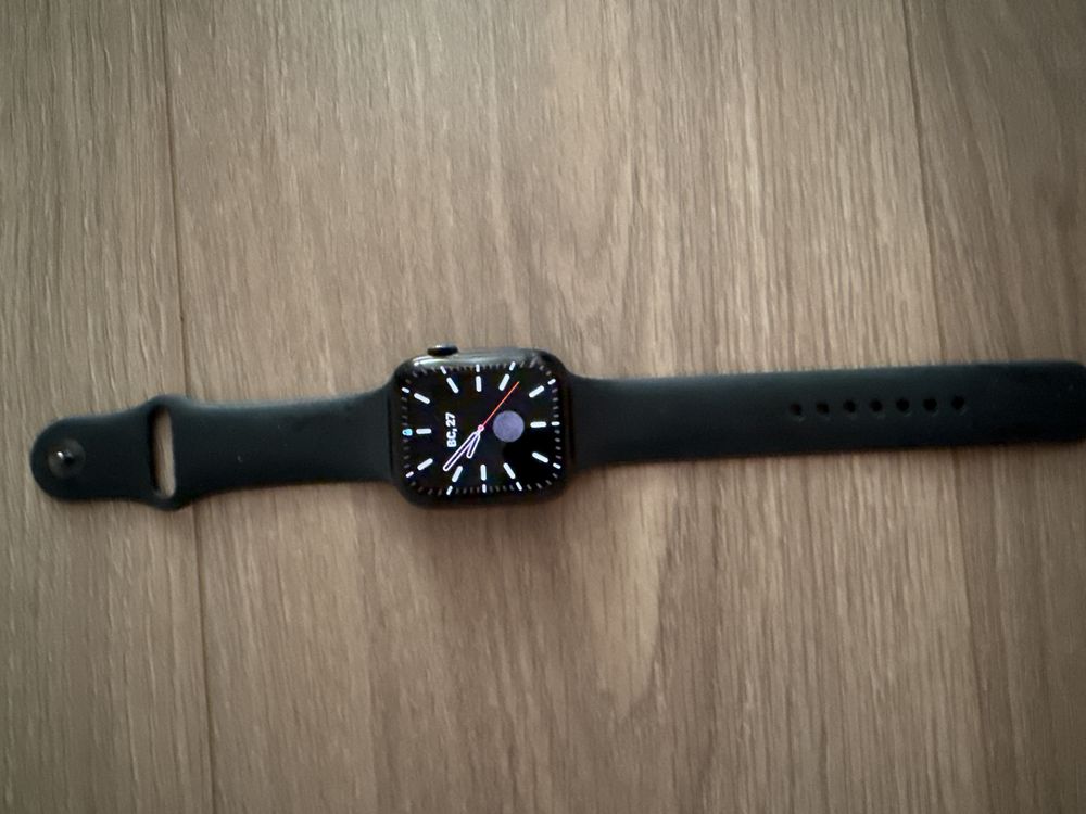 Продам Apple Watch Series 8