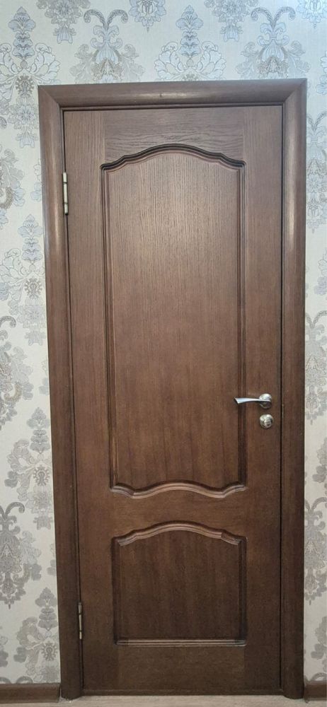 Двери межкомнатные (чистое дерево)