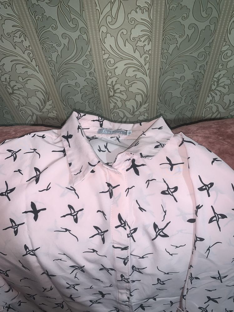 Продам женские футболки