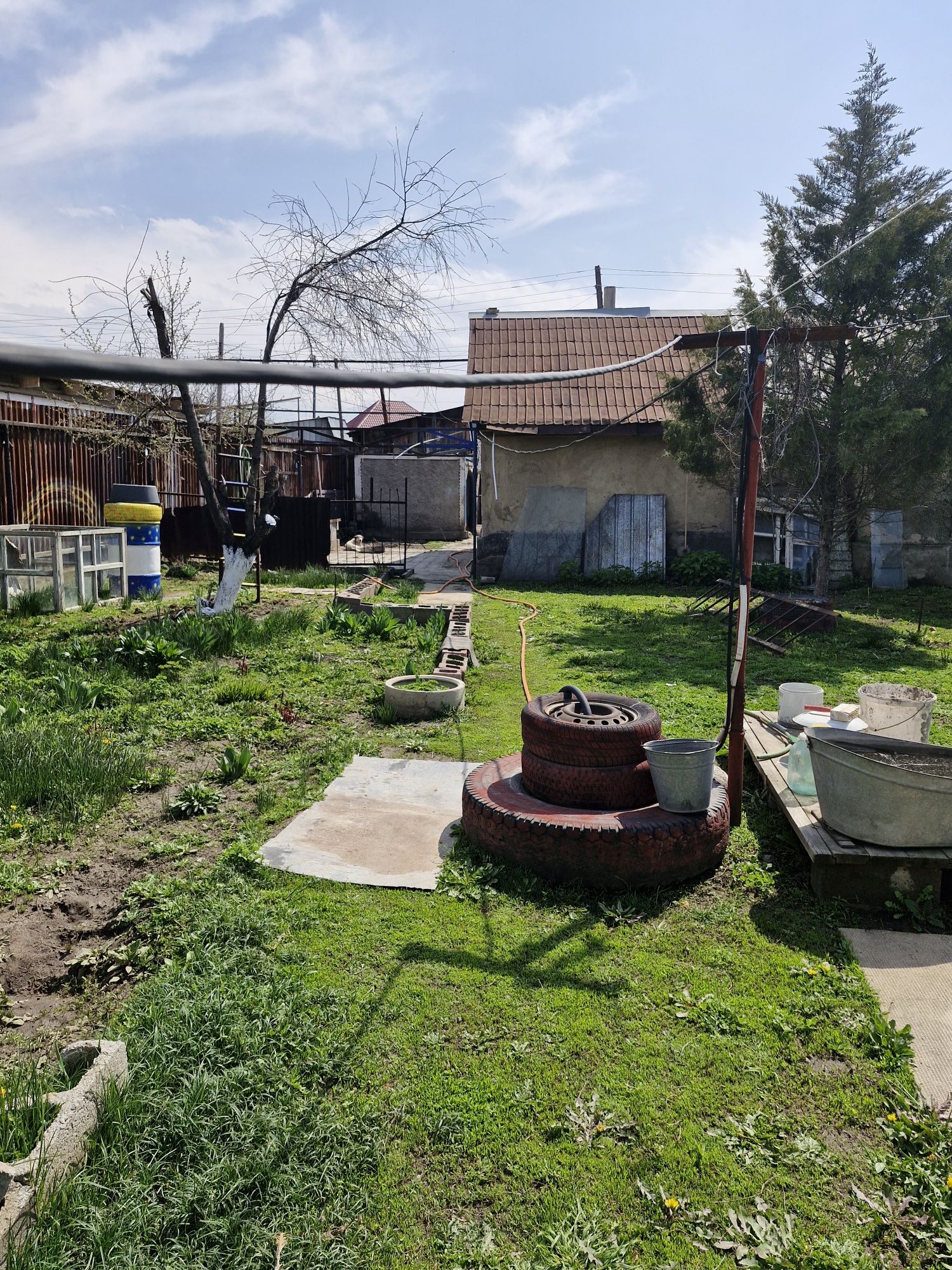 Продам дом с участком или пол участка