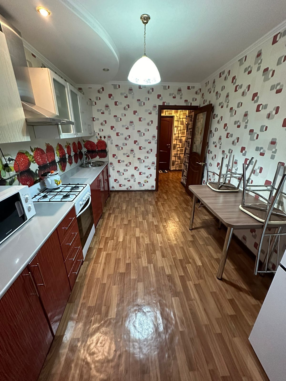 Срочно продам 1 комн.кв 42,7 кв.м. на Автопарке