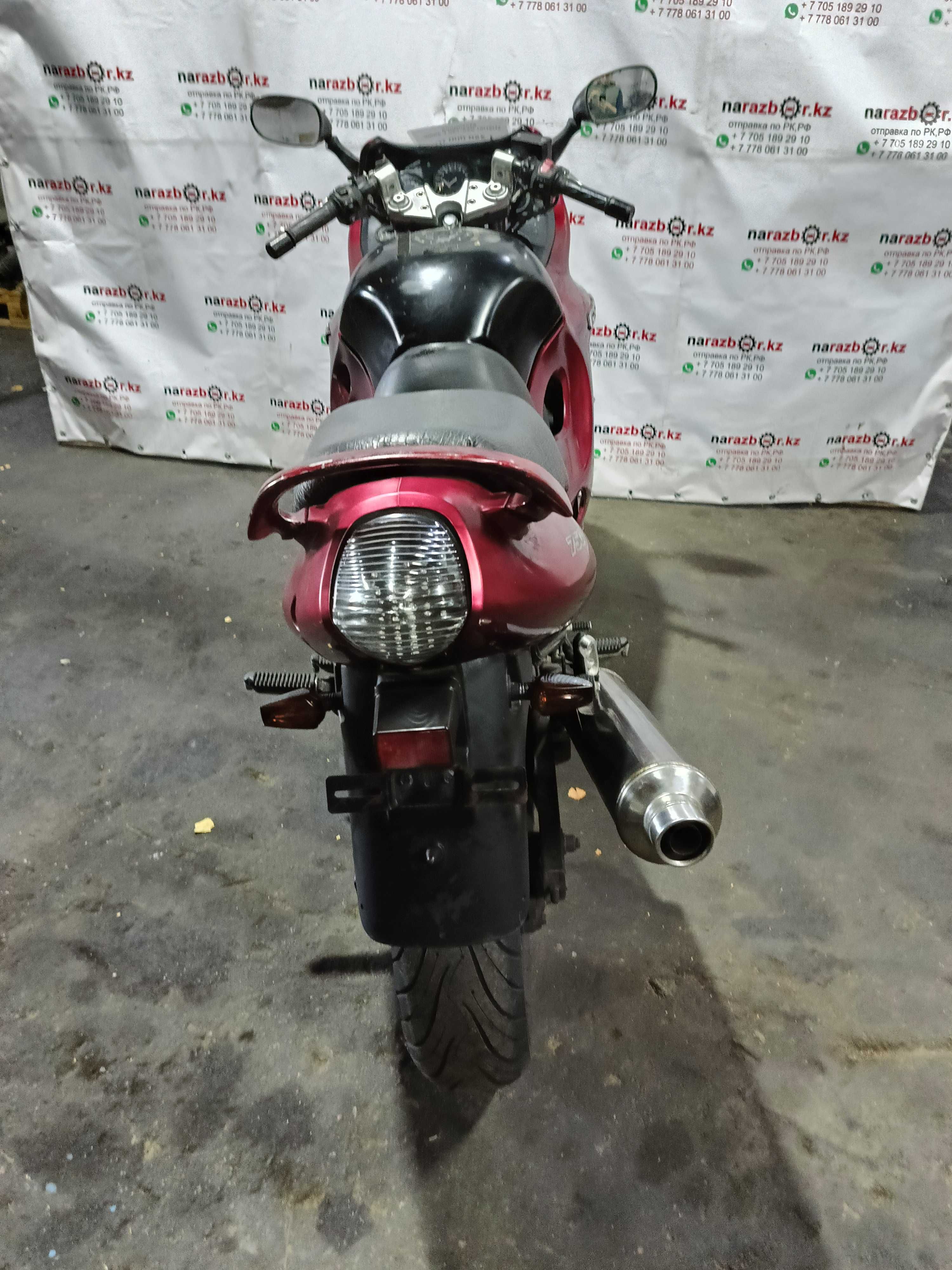 Мотоцикл Suzuki GSX750F 2000 г. Сузуки