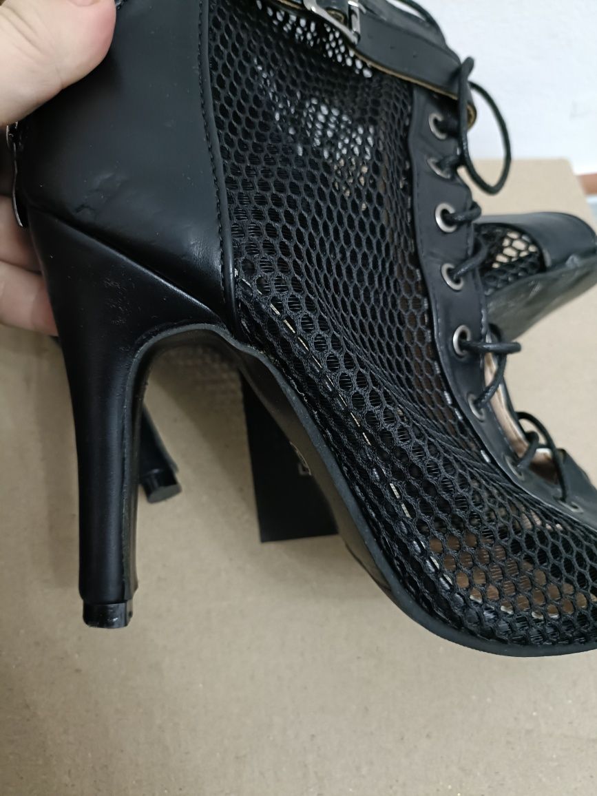 High heels. 2шт. Удобные.