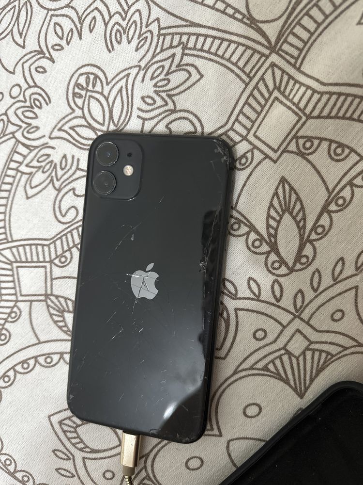 Продам Iphone 11
