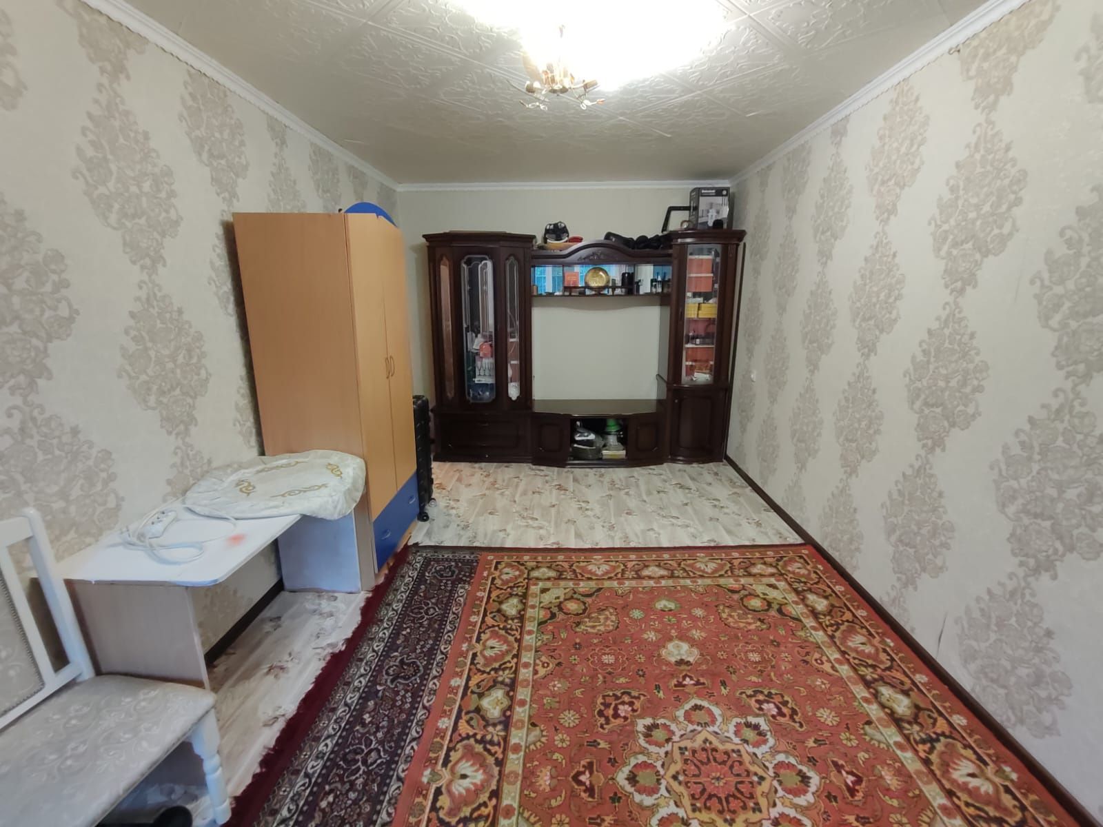 Продам 3 х комн . 4-33, 1 этаж.