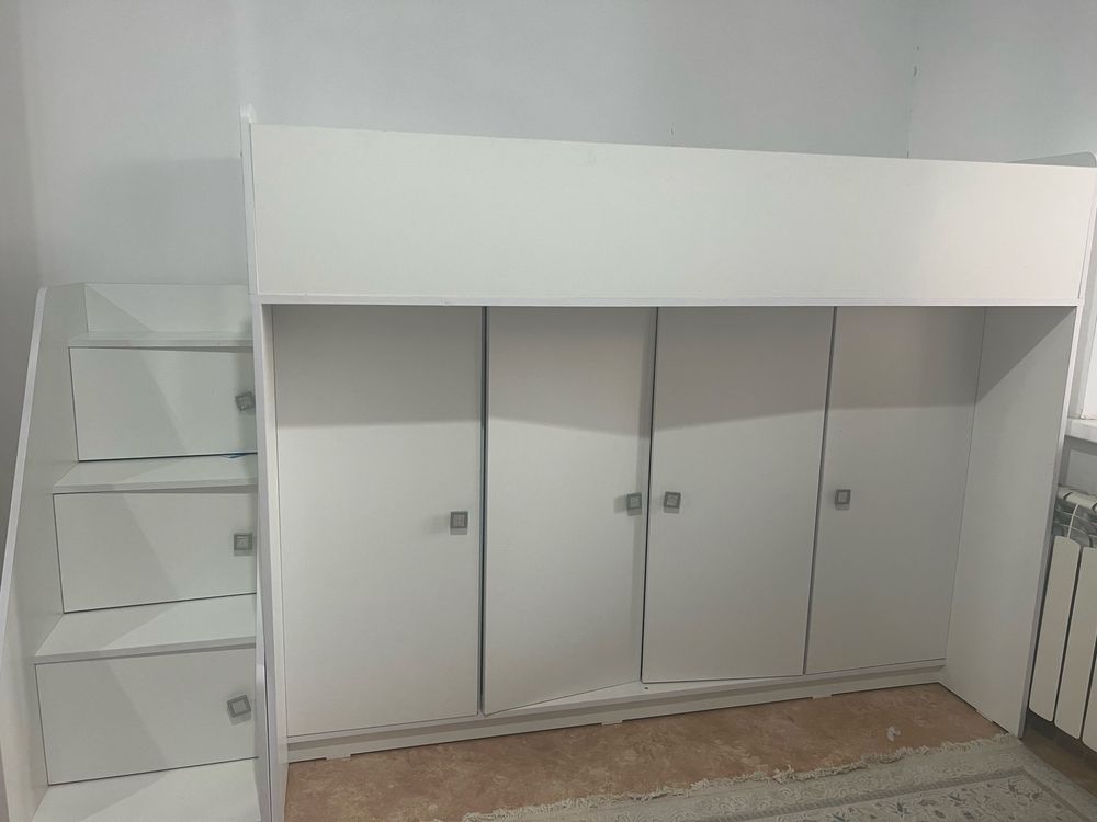 Продам кровать комод диван