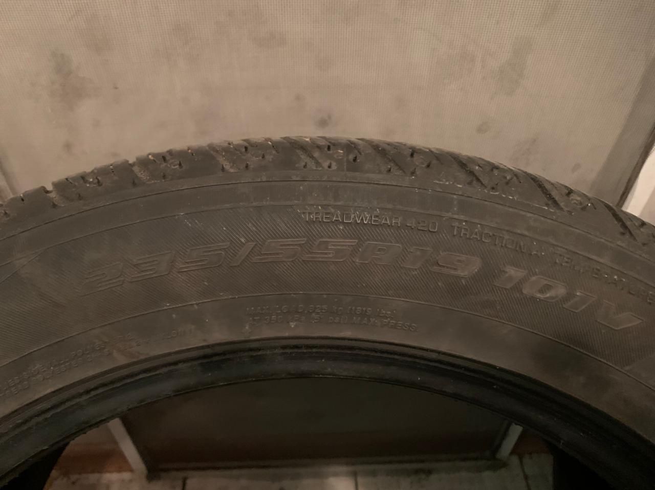 Продам шины размер 235/55R19