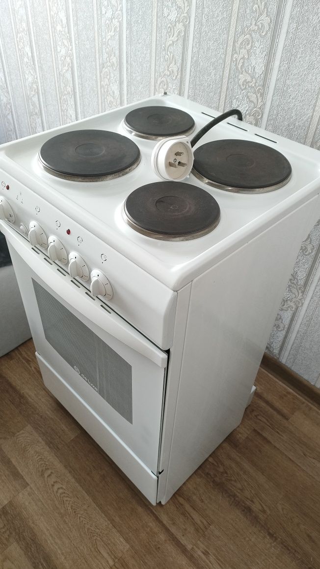 Продам Электро плиту