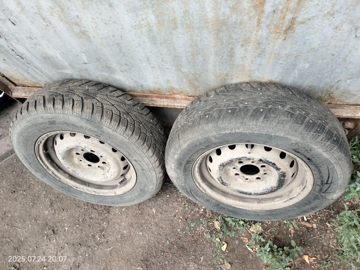 Продам зимние шипы 2колеса R13.
