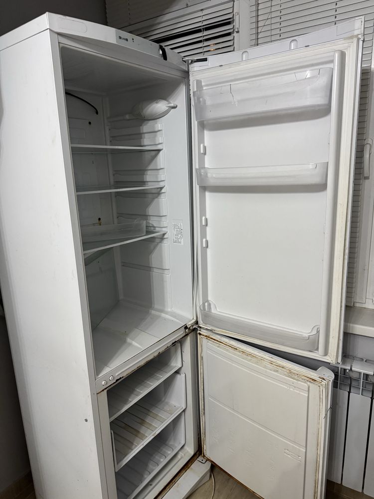 продам холодильники срочно