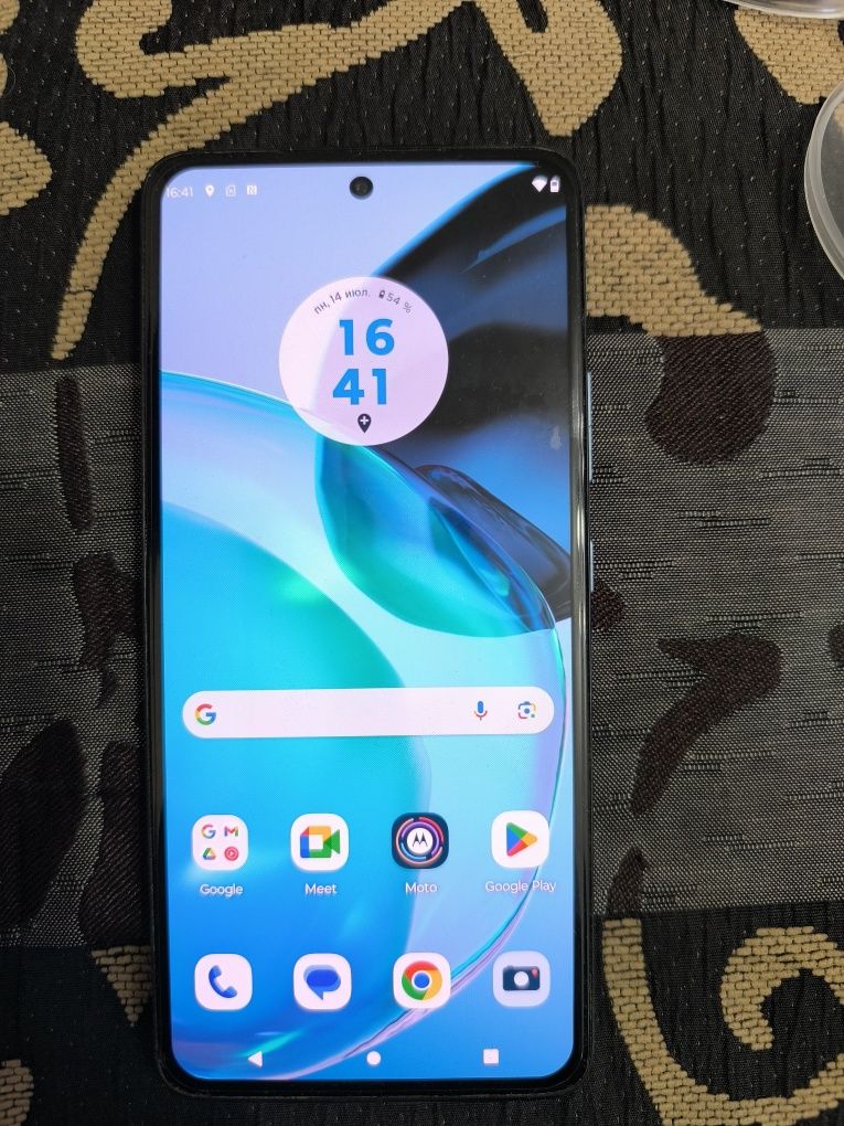 Продам телефон motorola g72