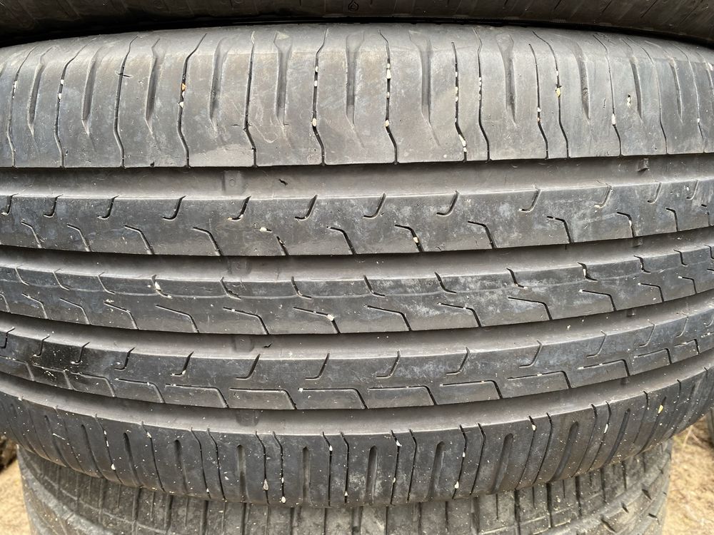 Комплект летние шины 235/50/19 235/50R19 Continental.