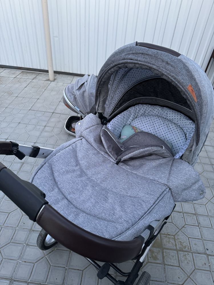 Срочно продам коляску 3в1