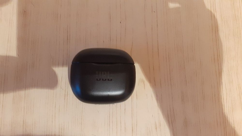 Продам гарнитуру беспровод. (наушники) JBL TUNE 120TWS (сделано в США)