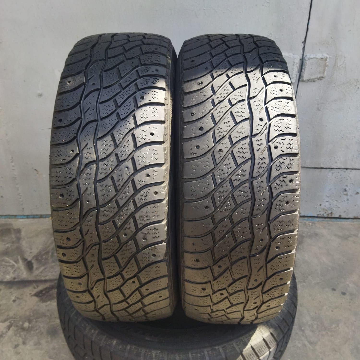 205/70/ R15  пара