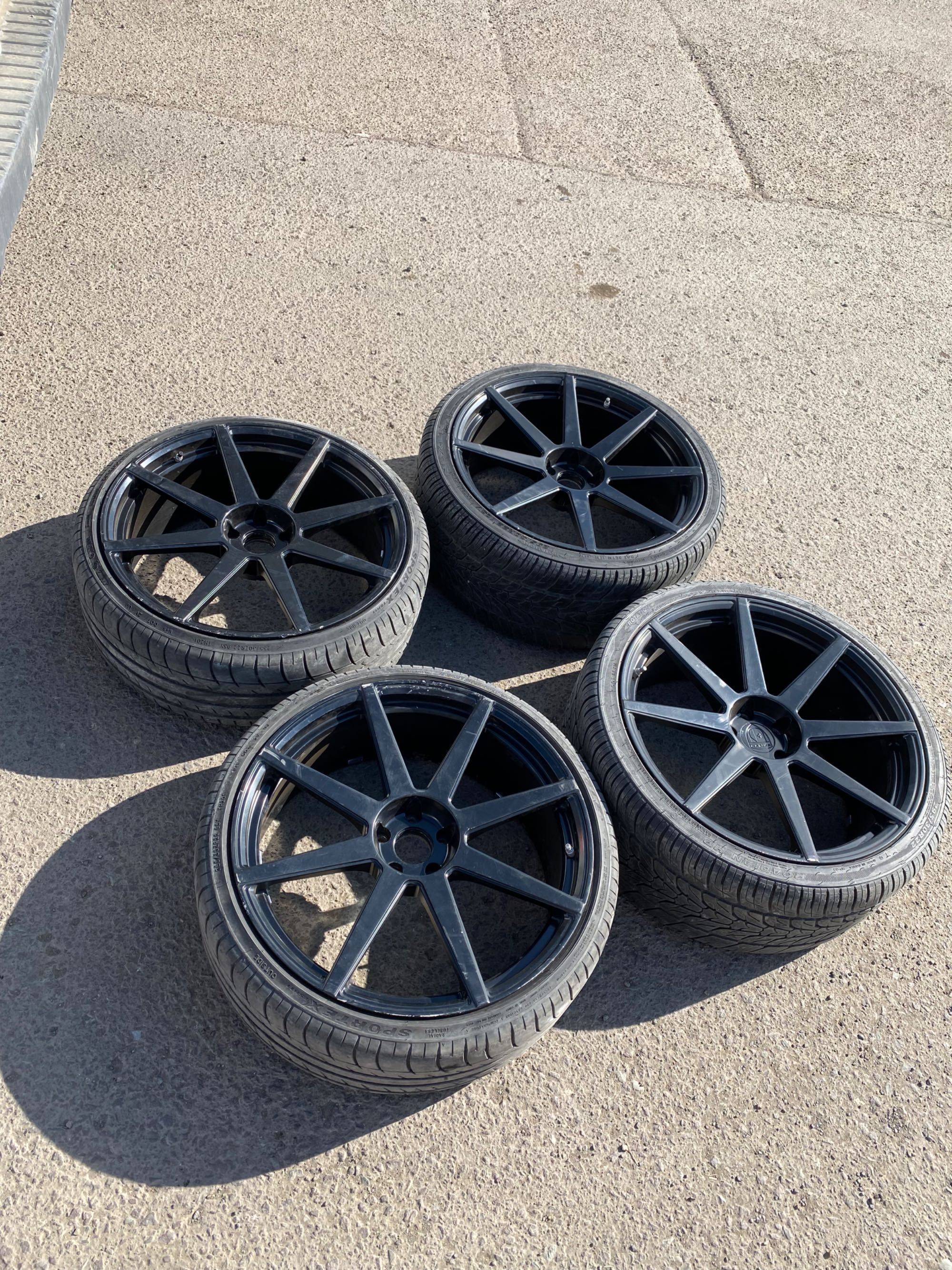 Продам диски с резиной R22 (комплект 4 шт.)