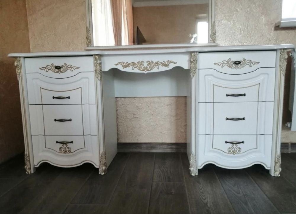 Спальня Джулия все есть