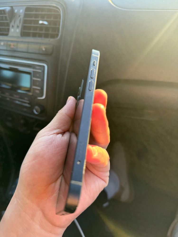 Iphone 12 в хорошем состоянии