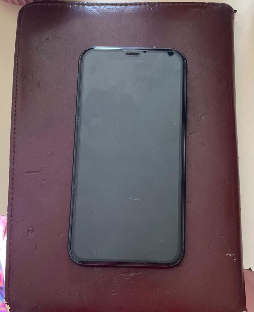 iPhone 11 black 128gb iOS