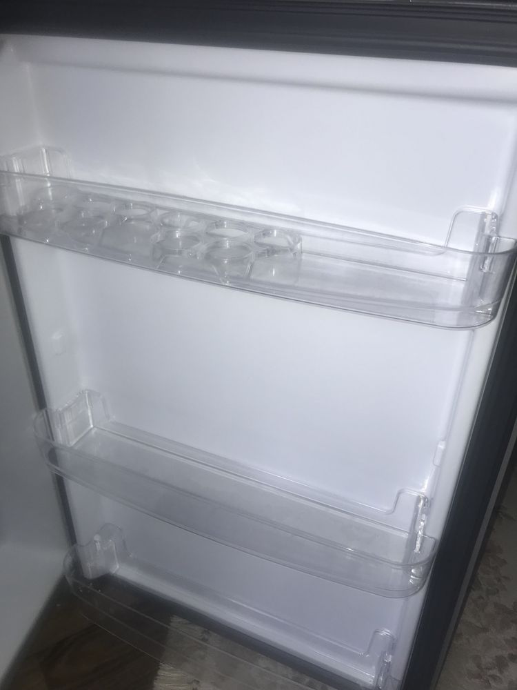 Продам новый холодильник Бирюса.