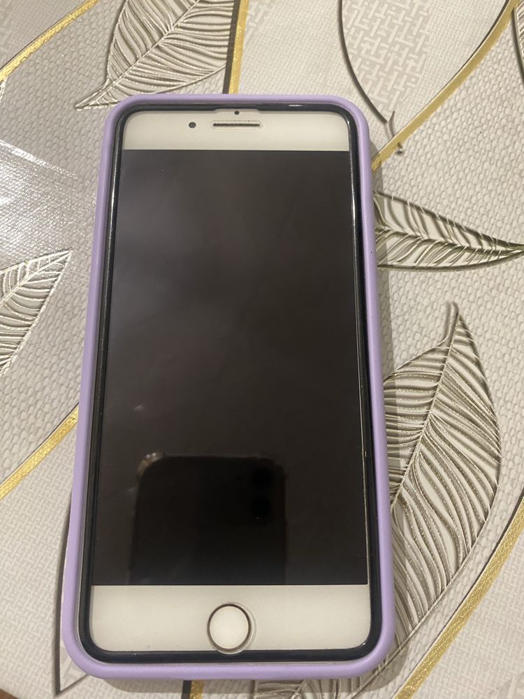 iPhone 7+  продам