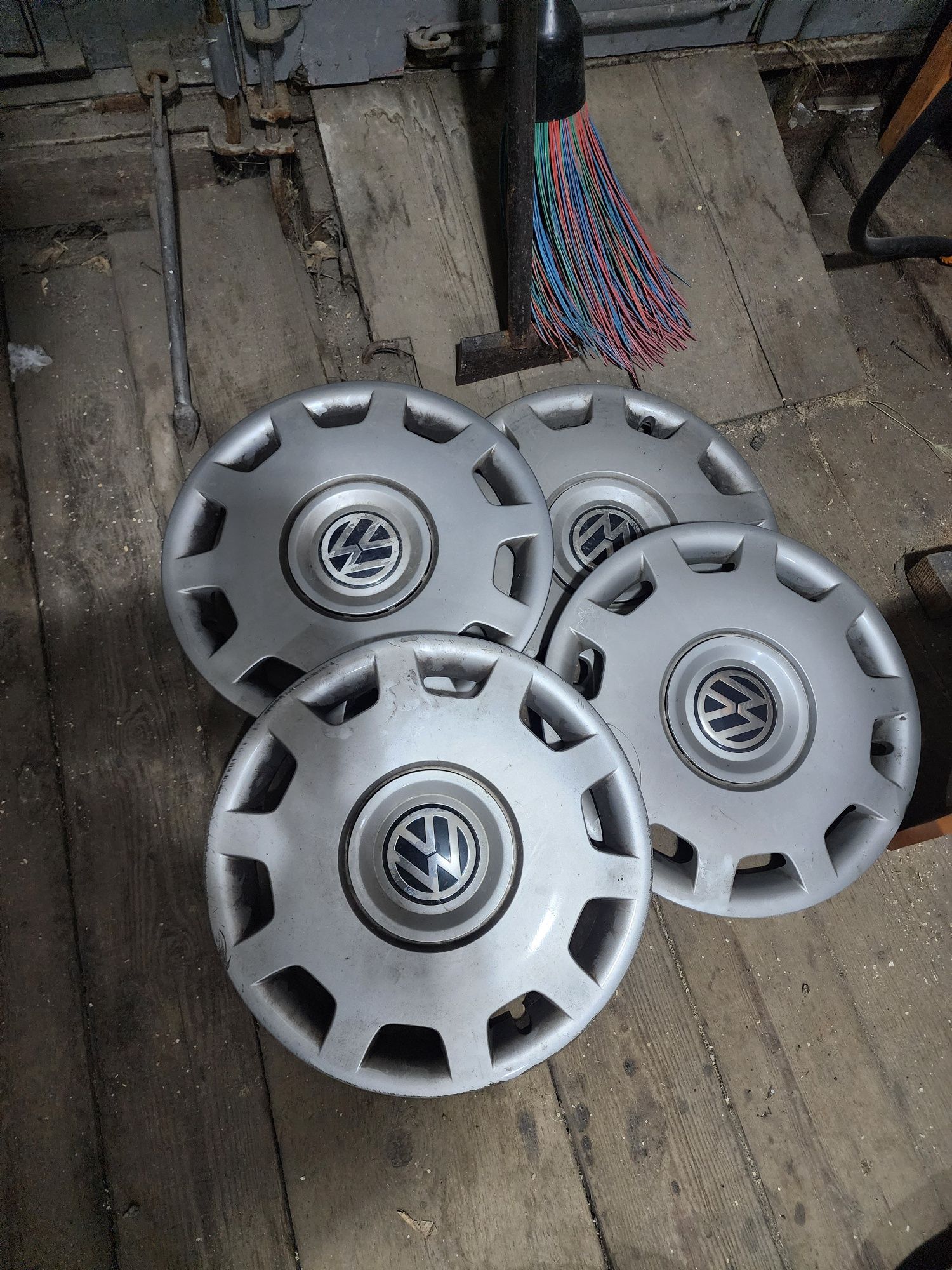 Продам колпаки на VW R15