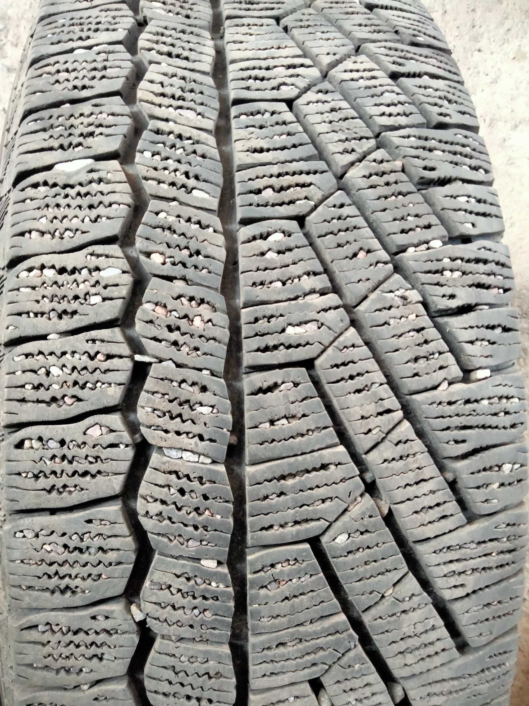 Gislaved 215/60 R17 зимняя резина
