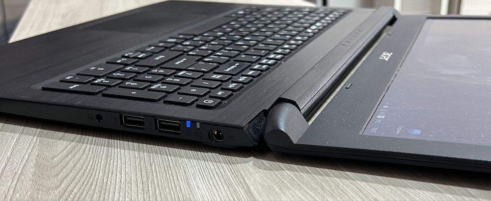 Ноутбук Acer  SSD в новом состояний