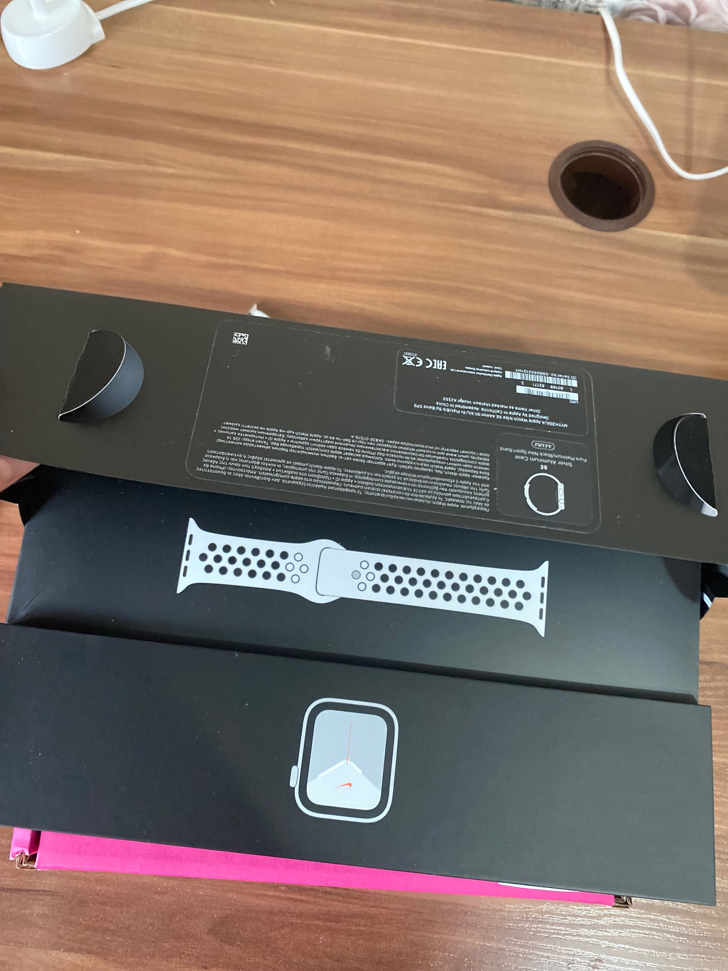 Apple Watch SE 44
