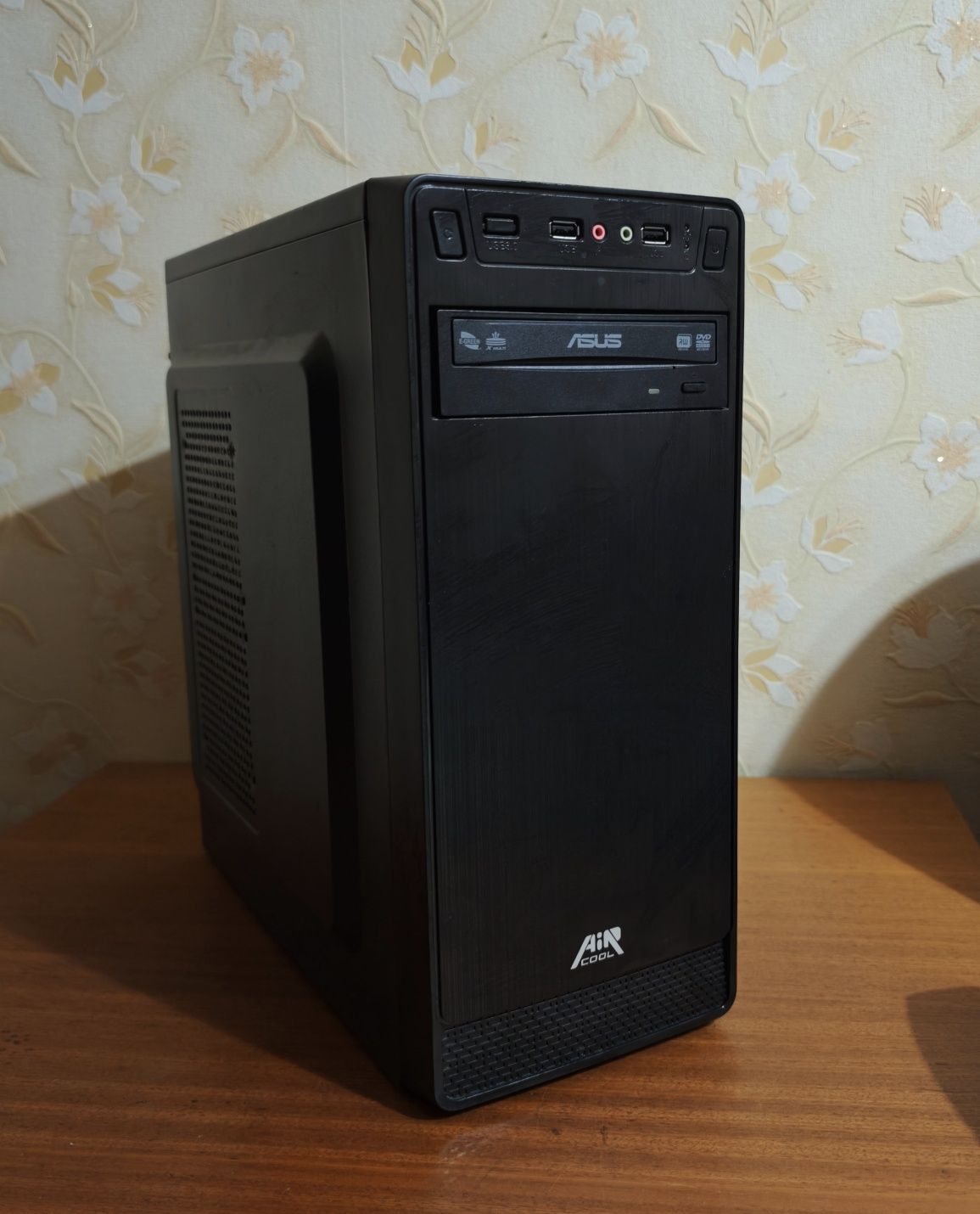 i7 7700, 16gb ddr4, 120gb SSD, 500gb