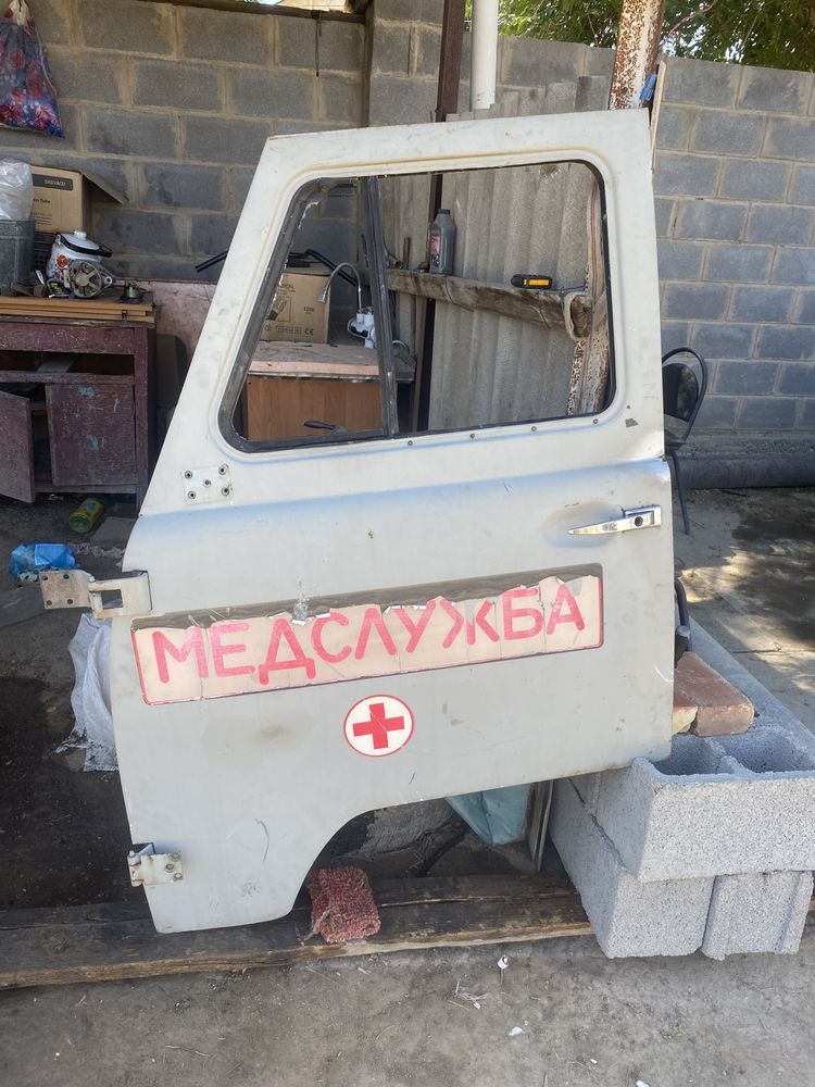 Уаз задний дверй и передный левой двер