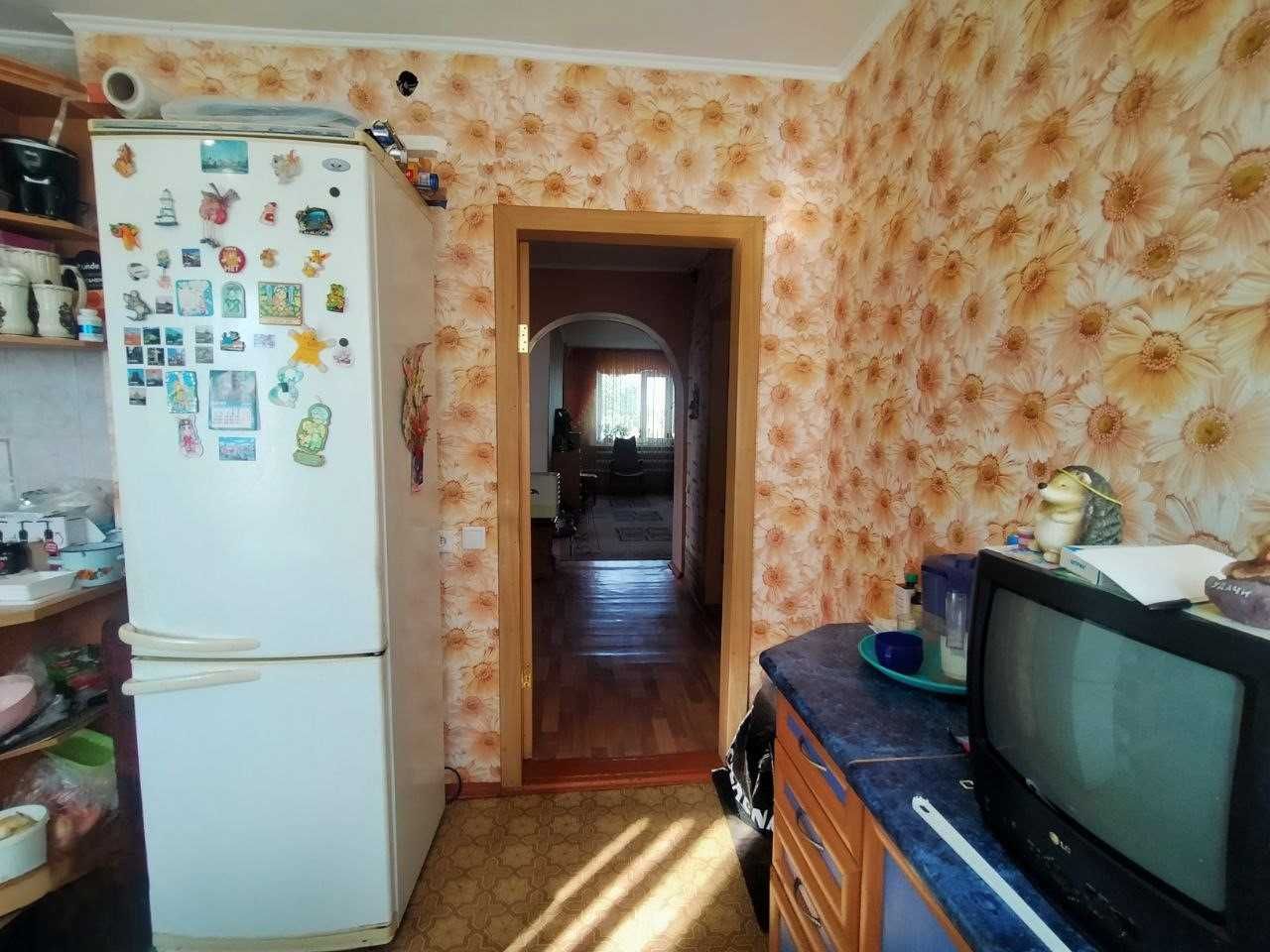Продажа двухэтажного дома центральными коммуникациями.