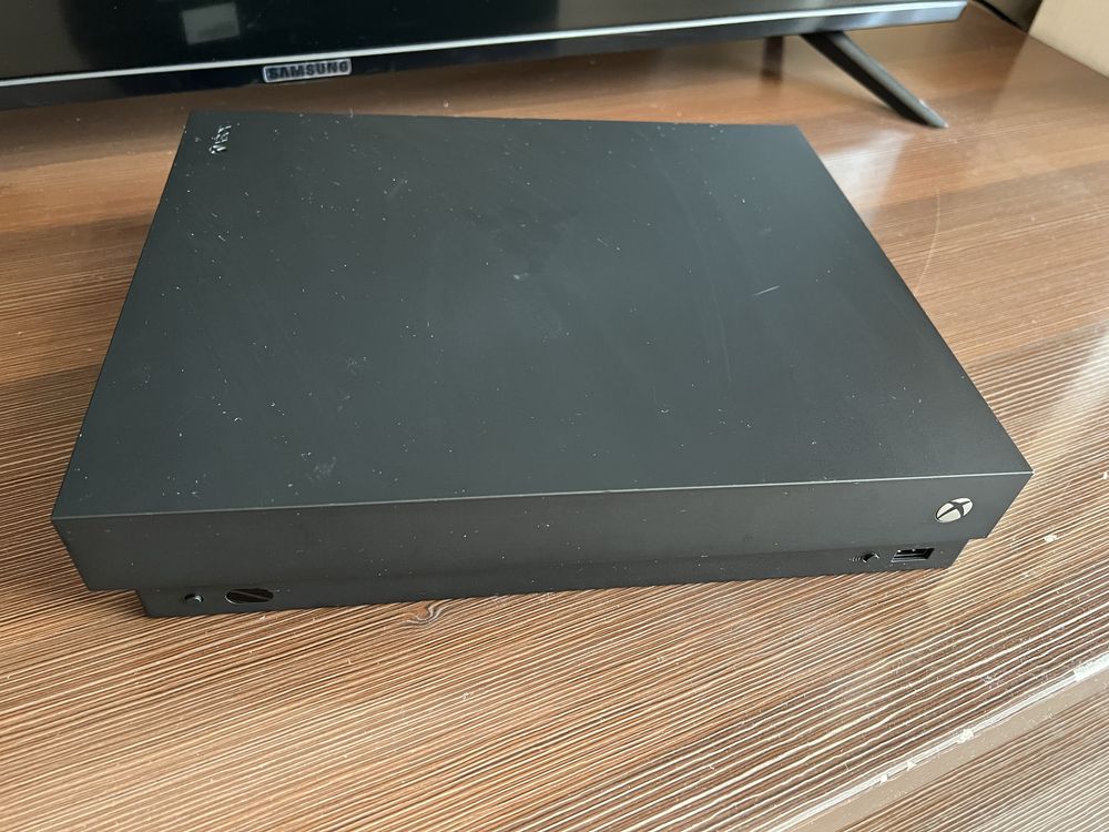 Xbox one X в идеальном состоянии