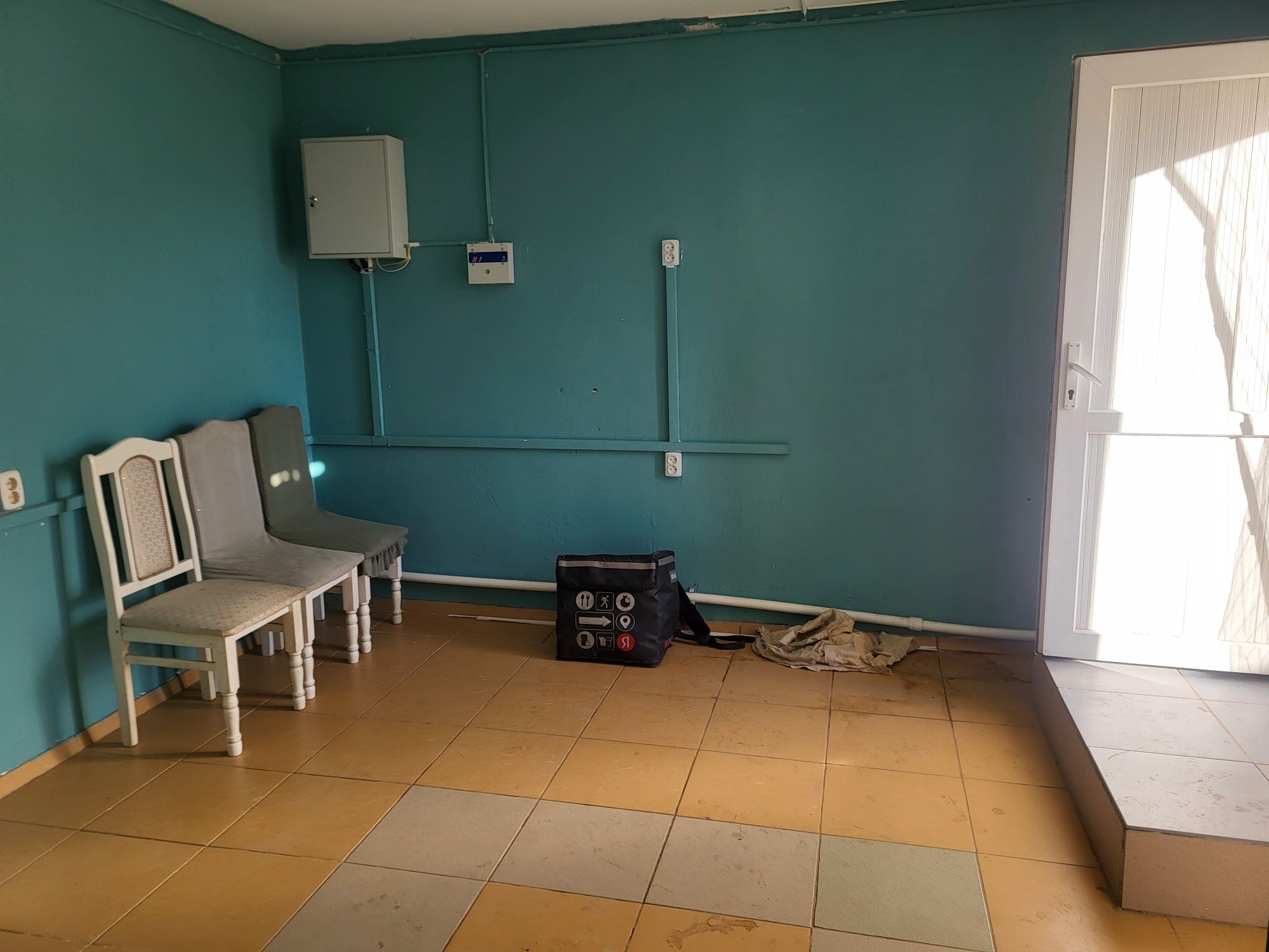 Помещение 24 кв. метр, сдаю в аренду, все варианты рассматриваем.