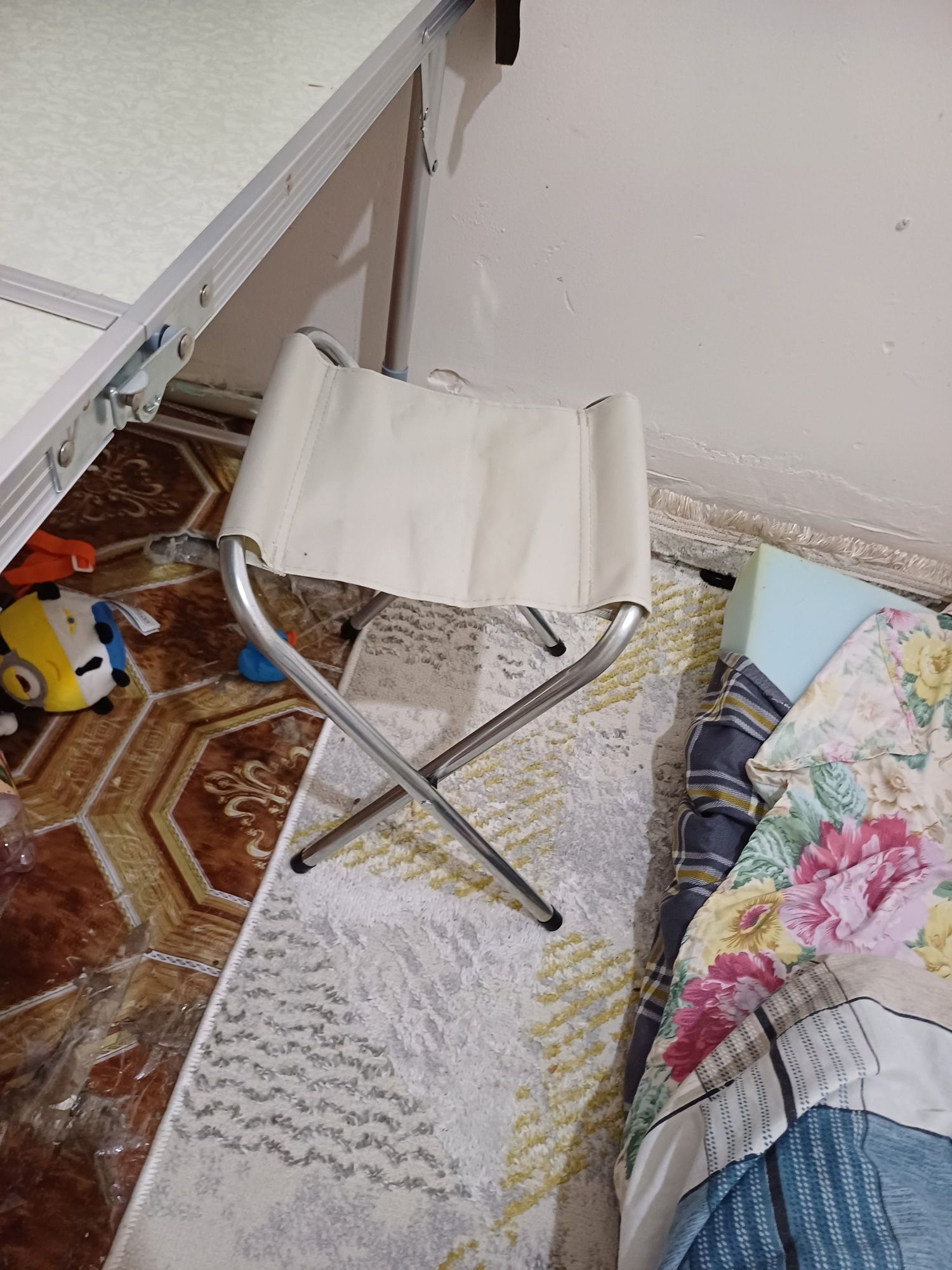 Стол и стуля продам
